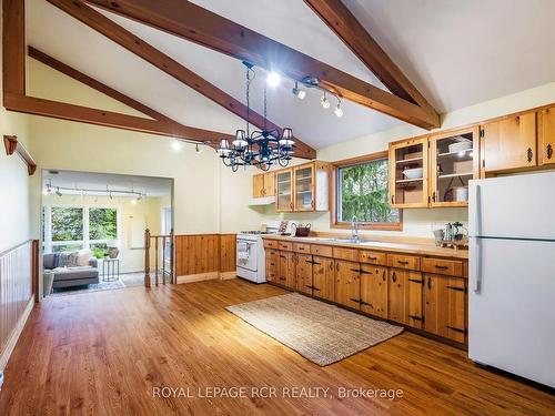 433409 4Th Line, Amaranth, ON - Indoor Photo Showing Kitchen