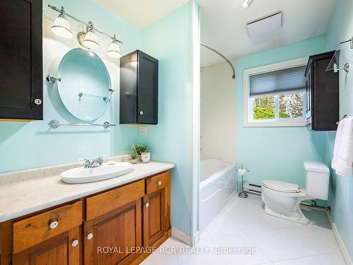 433409 4Th Line, Amaranth, ON - Indoor Photo Showing Bathroom