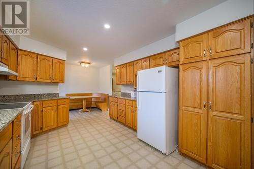 4155 Barnes Drive, Prince George, BC - Indoor Photo Showing Kitchen With Double Sink