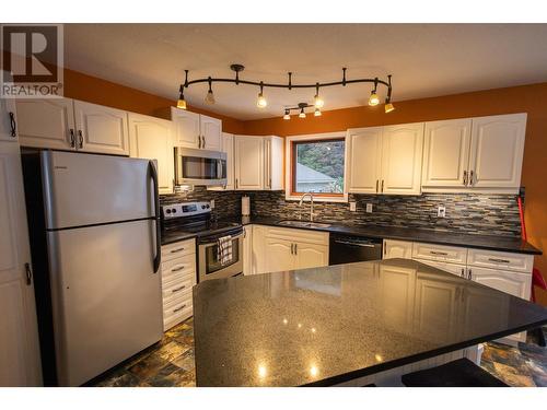 3682 Juniper Avenue, Terrace, BC - Indoor Photo Showing Kitchen With Double Sink