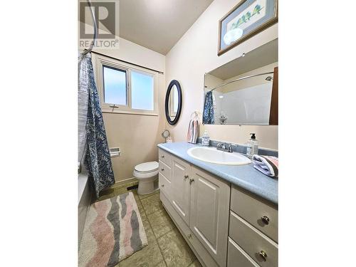 3020 5Th Avenue, Prince George, BC - Indoor Photo Showing Bathroom