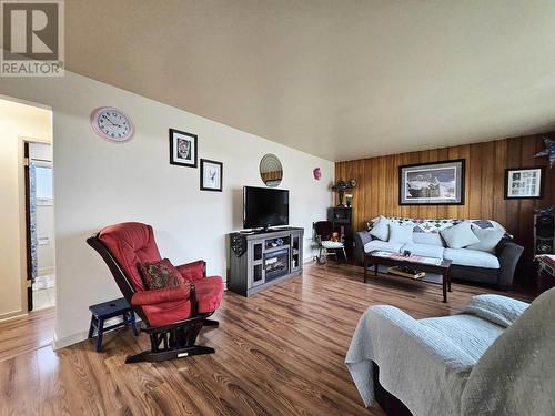 3020 5Th Avenue, Prince George, BC - Indoor Photo Showing Living Room