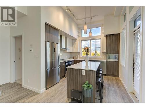 1800 Richter Street Unit# Ph6, Kelowna, BC - Indoor Photo Showing Kitchen With Upgraded Kitchen