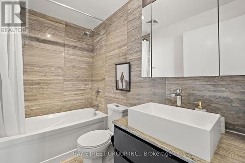 3206 - 15 Iceboat Terrace, Toronto, ON - Indoor Photo Showing Bathroom