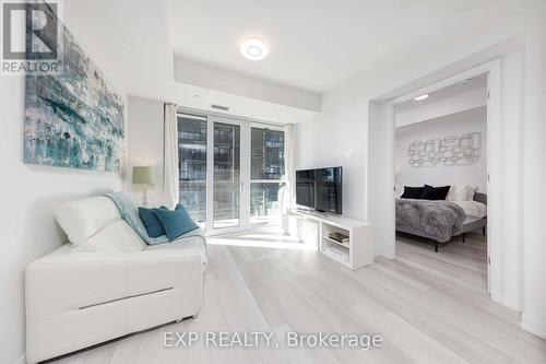 2006 - 39 Roehampton Avenue, Toronto, ON - Indoor Photo Showing Living Room