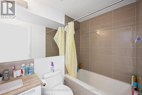 2702 - 28 Wellesley Street E, Toronto, ON - Indoor Photo Showing Bathroom