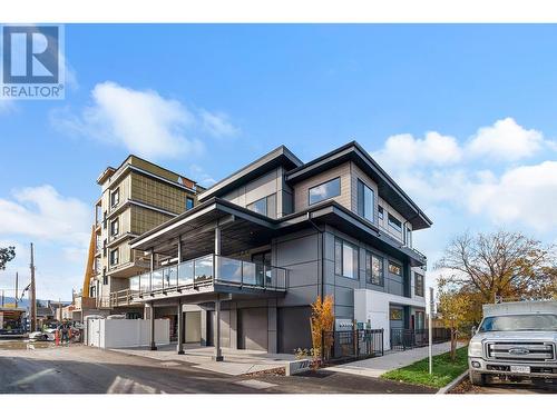 727 Wardlaw Avenue Unit# 4, Kelowna, BC - Outdoor With Balcony