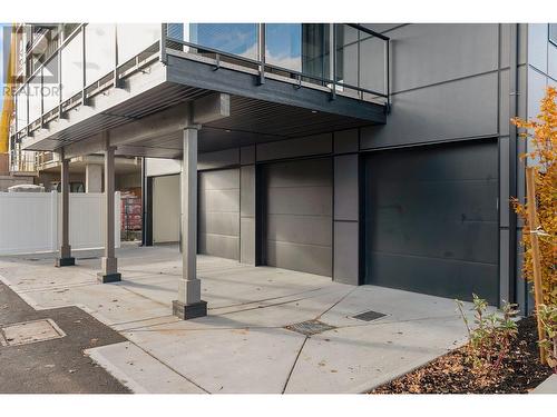 727 Wardlaw Avenue Unit# 4, Kelowna, BC - Outdoor With Balcony With Exterior