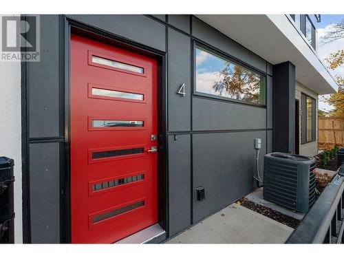 Welcome to #4 727 Wardlaw Ave - 727 Wardlaw Avenue Unit# 4, Kelowna, BC - Outdoor With Exterior