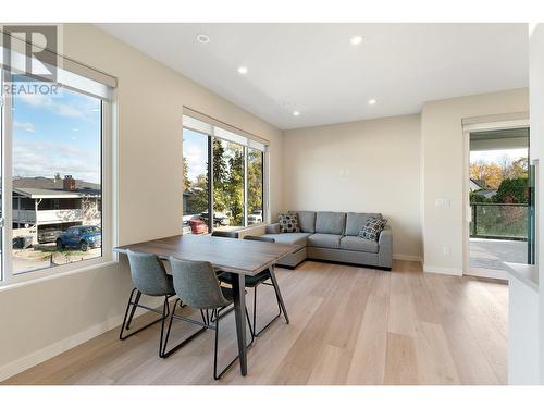 Open concept main floor - 727 Wardlaw Avenue Unit# 4, Kelowna, BC - Indoor