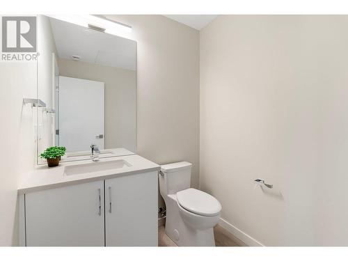 Main floor powder room - 727 Wardlaw Avenue Unit# 4, Kelowna, BC - Indoor Photo Showing Bathroom