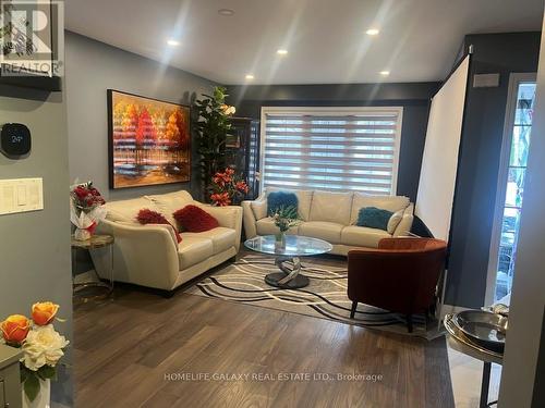 40 Antelope Drive, Toronto, ON - Indoor Photo Showing Living Room