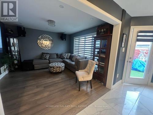 40 Antelope Drive, Toronto, ON - Indoor Photo Showing Living Room