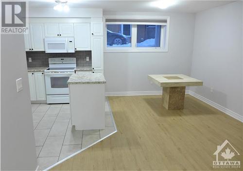 216 Carillon Street Unit#1, Ottawa, ON - Indoor Photo Showing Kitchen