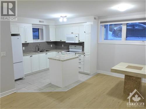 216 Carillon Street Unit#1, Ottawa, ON - Indoor Photo Showing Kitchen