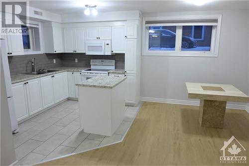 216 Carillon Street Unit#1, Ottawa, ON - Indoor Photo Showing Kitchen