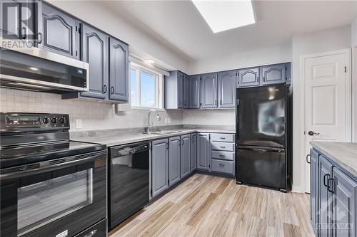 Kitchen - 225 Twelfth Street E, Cornwall, ON - Indoor Photo Showing Kitchen