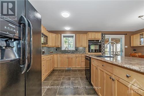 6366 Rothbourne Road, Ottawa, ON - Indoor Photo Showing Kitchen