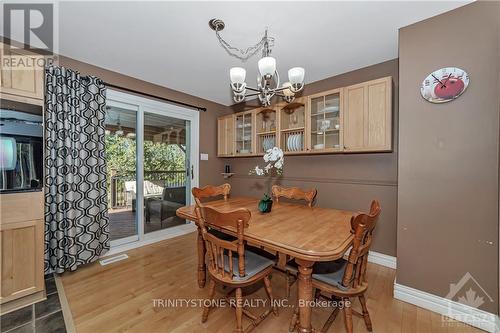 6366 Rothbourne Road, Ottawa, ON - Indoor Photo Showing Dining Room