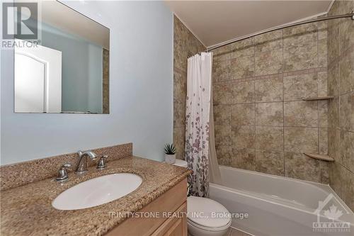 6366 Rothbourne Road, Ottawa, ON - Indoor Photo Showing Bathroom