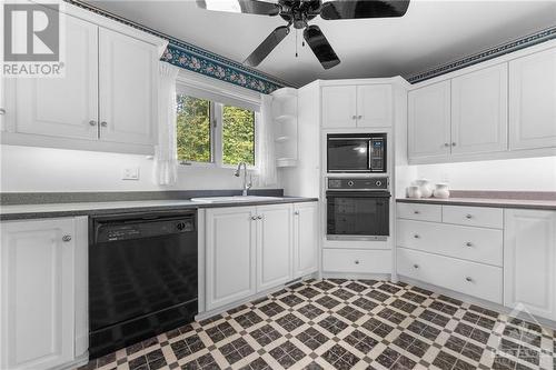 5 Rockwood Drive, Braeside, ON - Indoor Photo Showing Kitchen