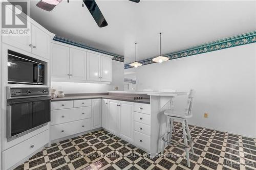 5 Rockwood Drive, Mcnab/Braeside, ON - Indoor Photo Showing Kitchen