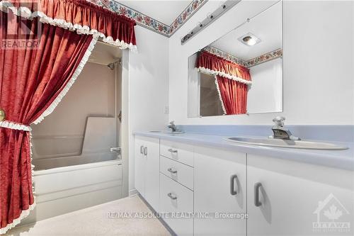 5 Rockwood Drive, Mcnab/Braeside, ON - Indoor Photo Showing Bathroom