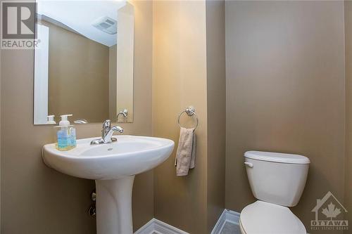 2404 Esprit Drive, Ottawa, ON - Indoor Photo Showing Bathroom