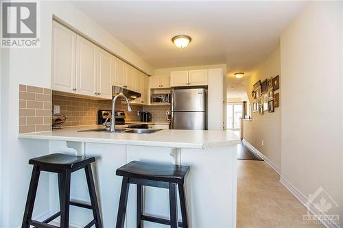 2404 Esprit Drive, Ottawa, ON - Indoor Photo Showing Kitchen