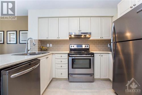 2404 Esprit Drive, Ottawa, ON - Indoor Photo Showing Kitchen With Double Sink