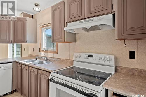 Delisle View Acreage, Vanscoy Rm No. 345, SK - Indoor Photo Showing Kitchen With Double Sink