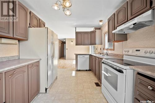 Delisle View Acreage, Vanscoy Rm No. 345, SK - Indoor Photo Showing Kitchen