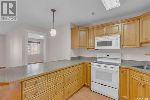 306 2909 Arens Road E, Regina, SK - Indoor Photo Showing Kitchen