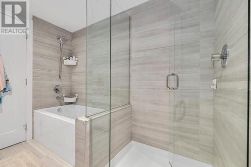 485 Groves Avenue Unit# 1105, Kelowna, BC - Indoor Photo Showing Bathroom