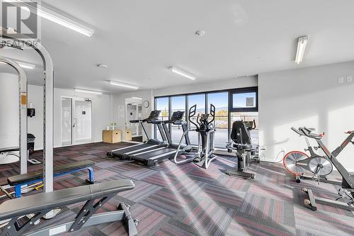 485 Groves Avenue Unit# 1105, Kelowna, BC - Indoor Photo Showing Gym Room