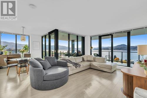 485 Groves Avenue Unit# 1105, Kelowna, BC - Indoor Photo Showing Living Room