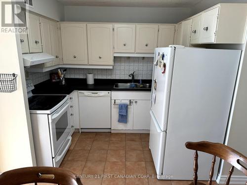 1105 - 380 King Street, London, ON - Indoor Photo Showing Kitchen