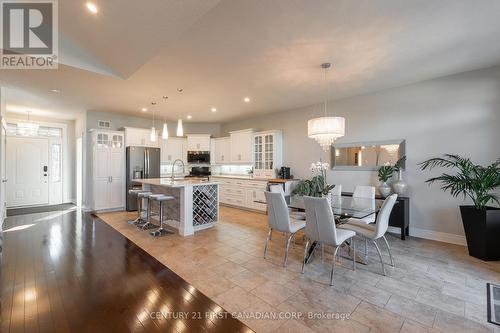 377 Darcy Drive S, Strathroy-Caradoc (Ne), ON - Indoor Photo Showing Dining Room