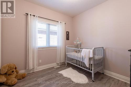 3rd Main Floor Bedroom - 377 Darcy Drive S, Strathroy-Caradoc (Ne), ON - Indoor Photo Showing Bedroom