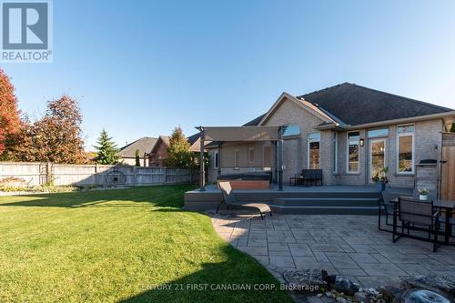 Composite Deck - 377 Darcy Drive S, Strathroy-Caradoc (Ne), ON - Outdoor With Deck Patio Veranda