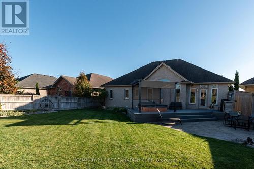 377 Darcy Drive S, Strathroy-Caradoc (Ne), ON - Outdoor With Deck Patio Veranda