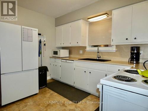 324 Balsam Street S, Timmins (Ts - Se), ON - Indoor Photo Showing Kitchen