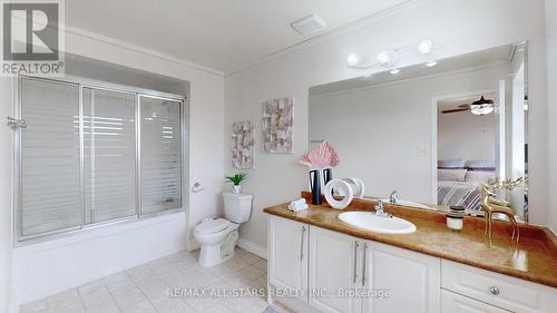 11884 Tenth Line, Whitchurch-Stouffville, ON - Indoor Photo Showing Bathroom