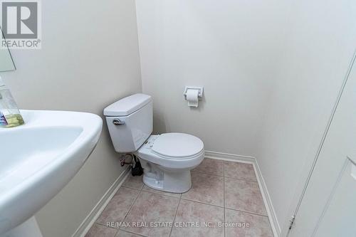 129 Hartford Crescent, Newmarket, ON - Indoor Photo Showing Bathroom