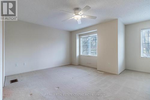 129 Hartford Crescent, Newmarket, ON - Indoor Photo Showing Other Room