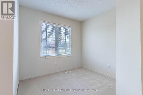 129 Hartford Crescent, Newmarket, ON - Indoor Photo Showing Other Room