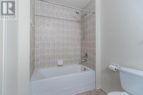 129 Hartford Crescent, Newmarket, ON - Indoor Photo Showing Bathroom