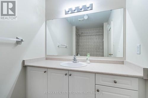 129 Hartford Crescent, Newmarket, ON - Indoor Photo Showing Bathroom