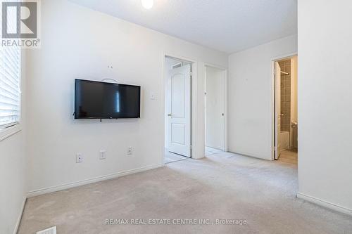 129 Hartford Crescent, Newmarket, ON - Indoor Photo Showing Other Room