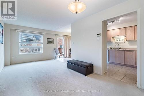 129 Hartford Crescent, Newmarket, ON - Indoor